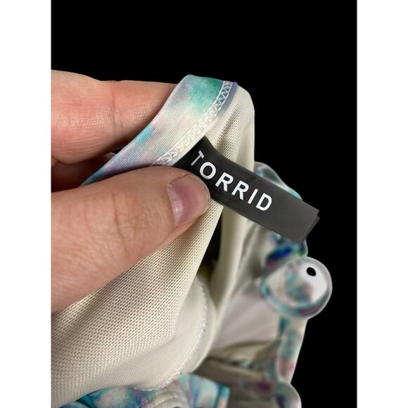 Torrid Swimsuit Size 1 / 1X 16 18 Watercolor Floral Ruffle One Piece White Blue - Picture 10 of 12